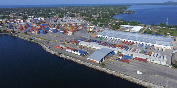 Puerto Cortés es el puerto marítimo más importante de Honduras, utilizado, según la Fiscalía de Nueva York, por Fredy Nájera y el Cartel de Sinaloa para el trasiego de cocaína. En las operaciones habrían participado Miguel Pastor y Fabio Lobo. Foto tomada de Tiempo.hn.